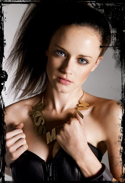 10 Rare Nudes #6 (Olivia Munn, Elizabeth 1st viscount montgomery of alamein, Fergie...) 217