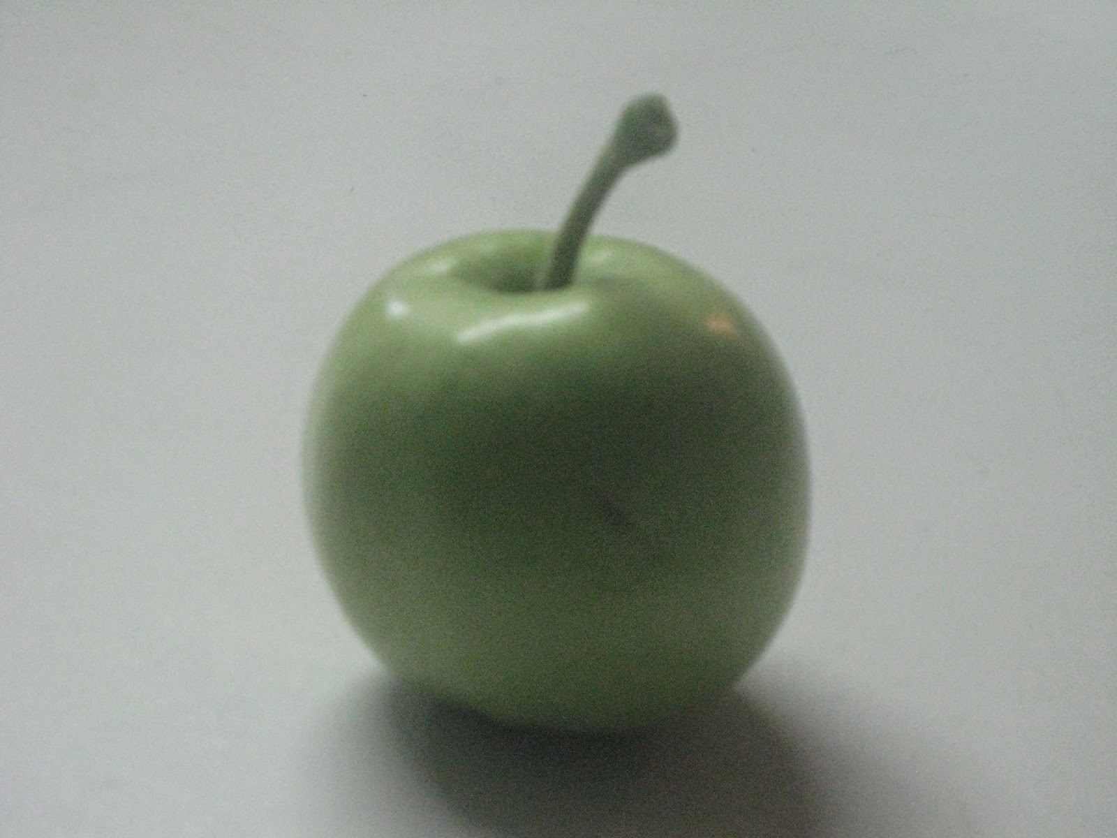 雨の日のパン屋さん りんごの袋かけ