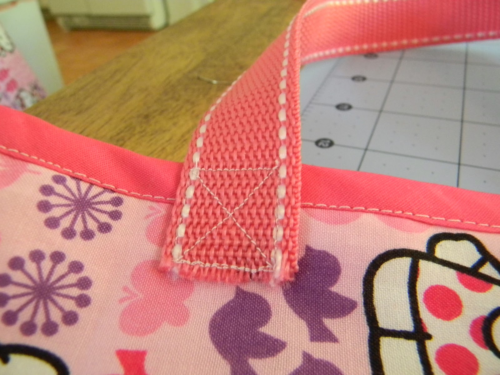 The Pink Elephant Sisters Hello Kitty Tote Bag Tutorial