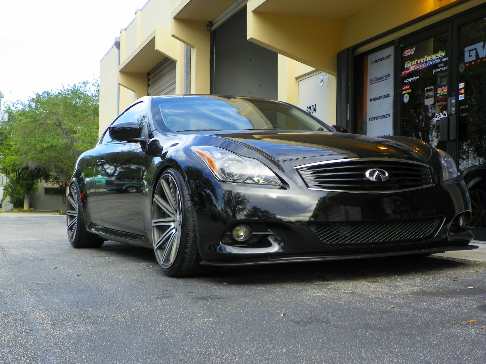 Here we have a 2009 Infiniti G37S on the brand new Vossen CV4 style in Mach...