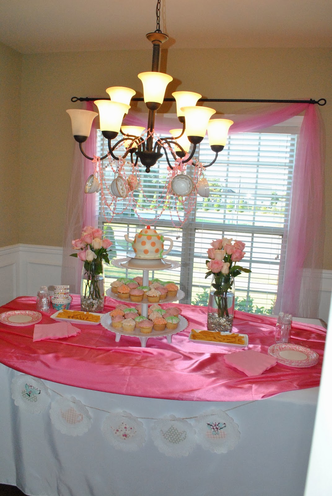 Growing with the Gunters: Caroline Turns 2: Shabby Chic Tea Party