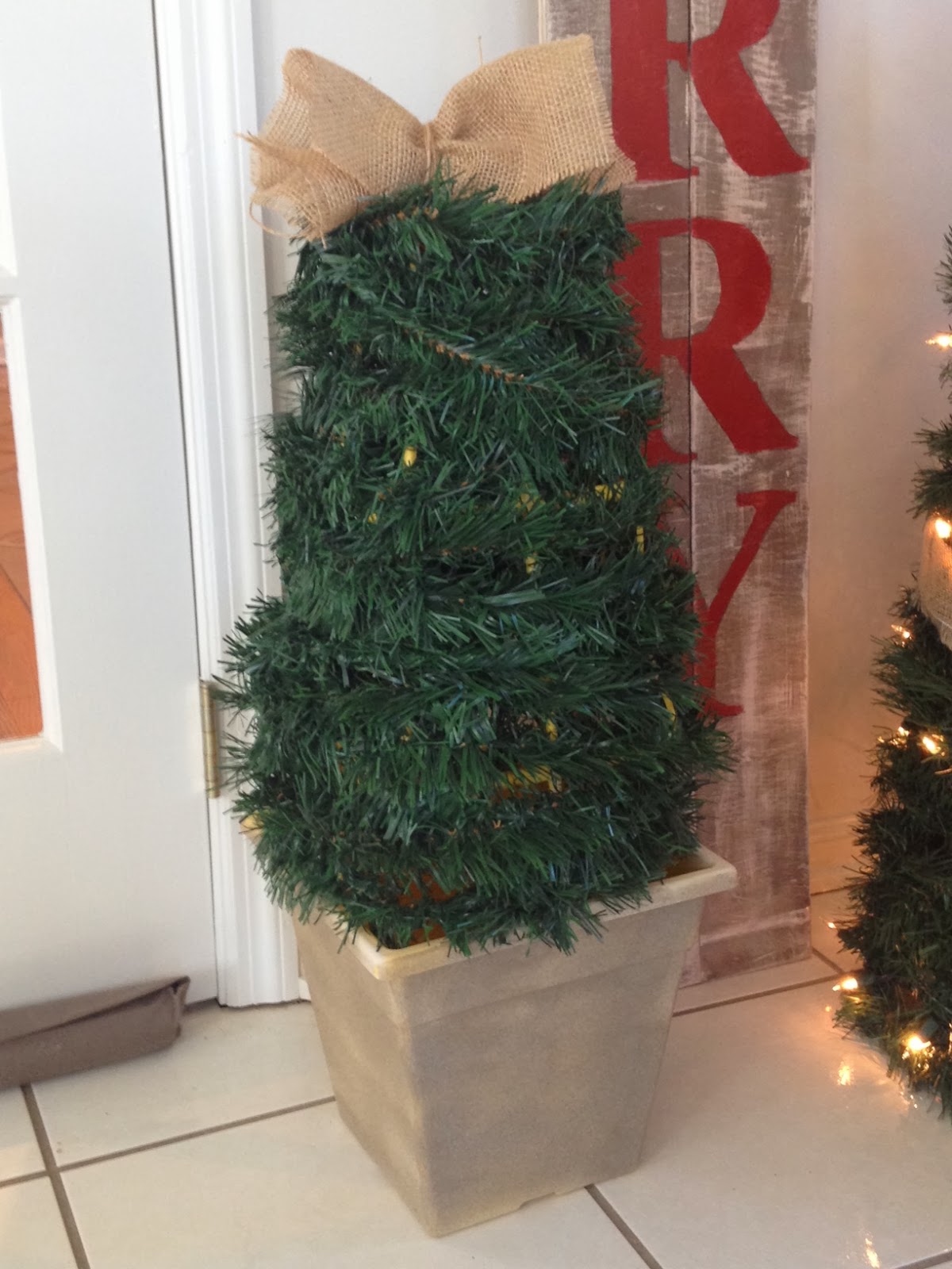 Two It Yourself 2 DIY Small Potted Christmas Trees from Patio Tomato