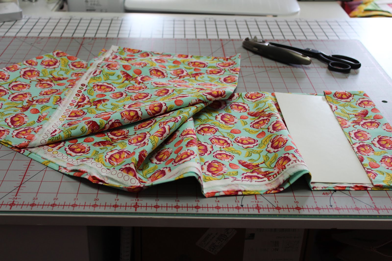 Feather Quilts Infinity Scarf Tutorial