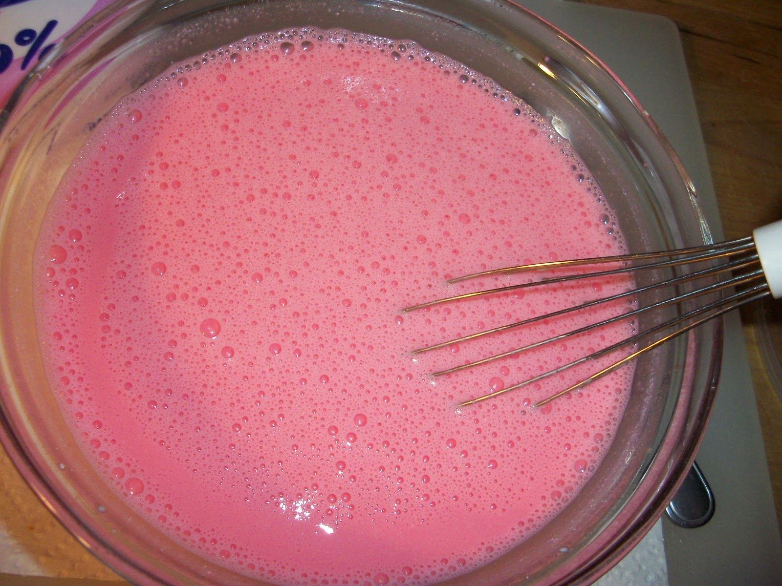 Cooking with love ! Gelatina cu iaurt grecesc , arome de capsuni si