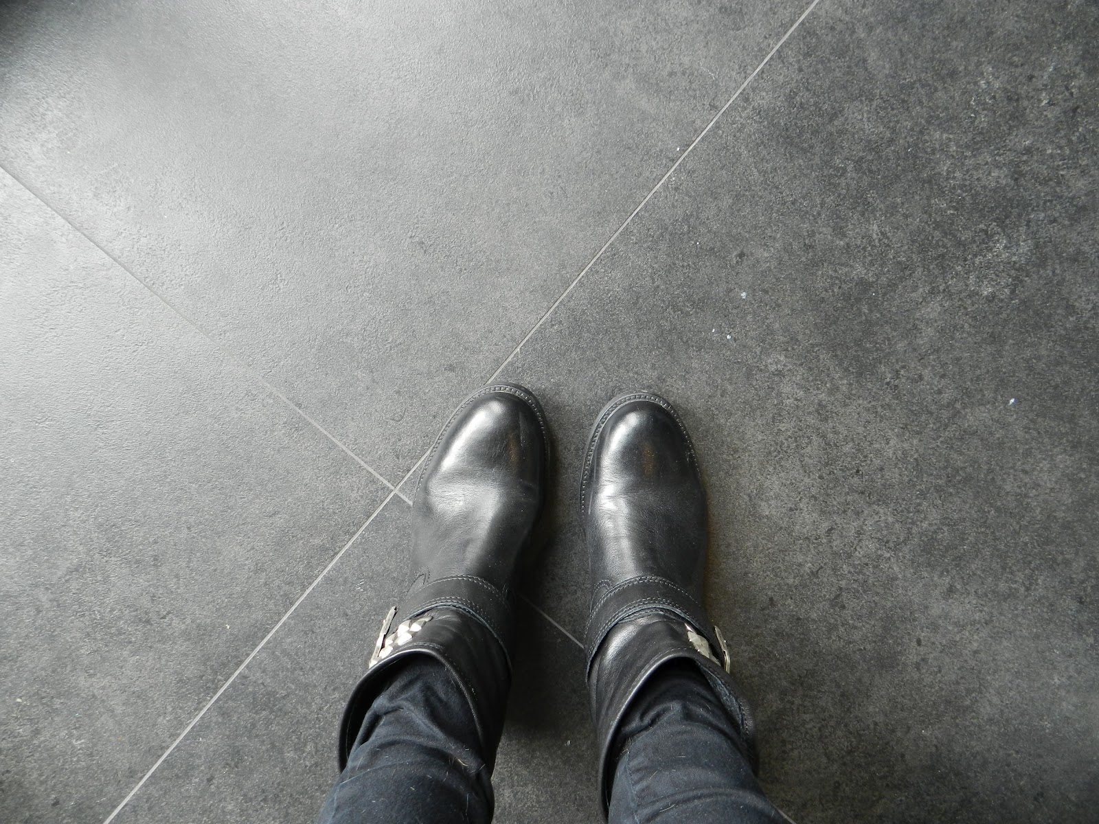 Salon du Trezo HEY! I�VE GOT SOME NEW SHOES ON