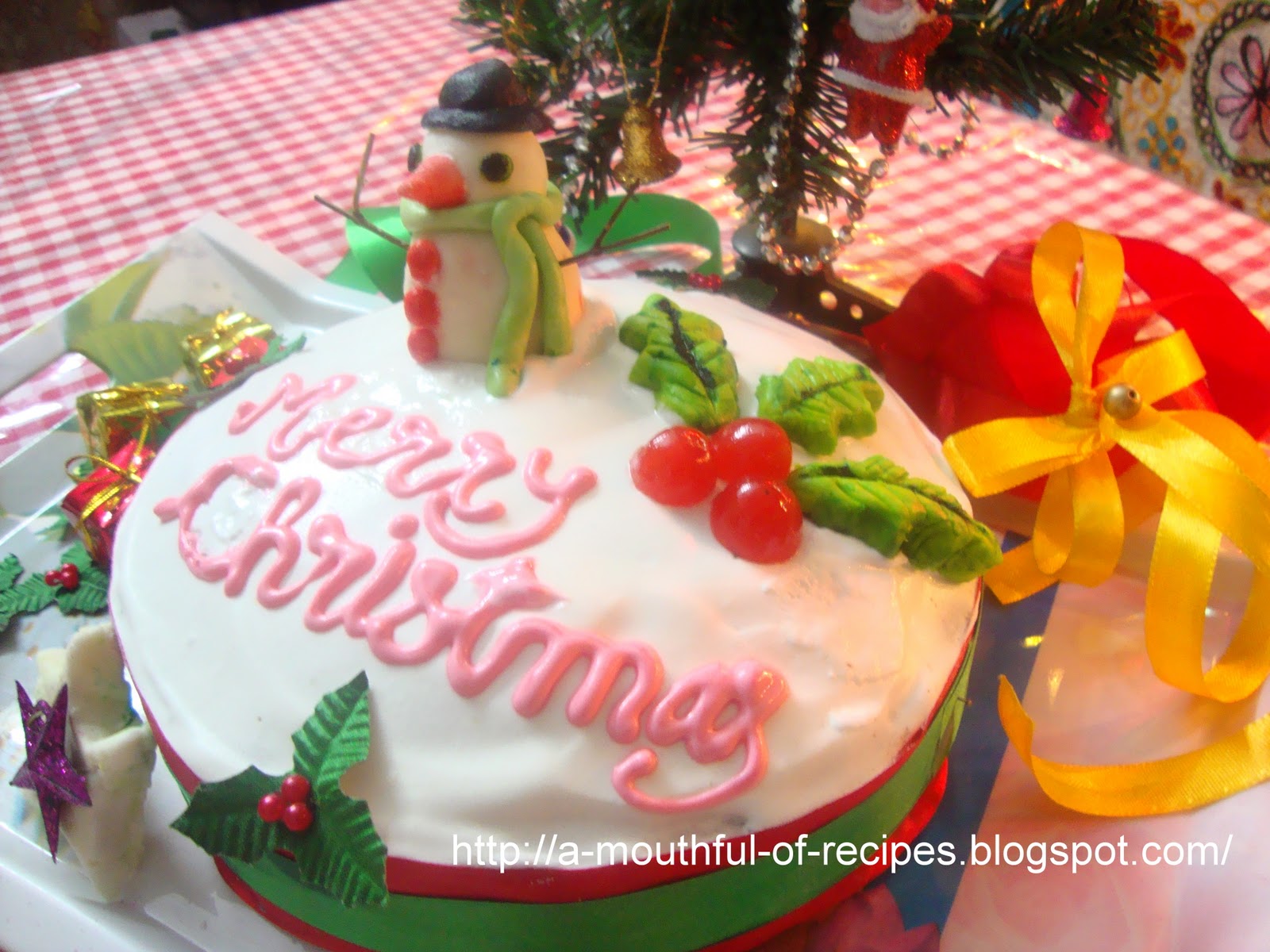 A Mouthful Of Recipes: Christmas Cake with Royal Icing : Celebrating