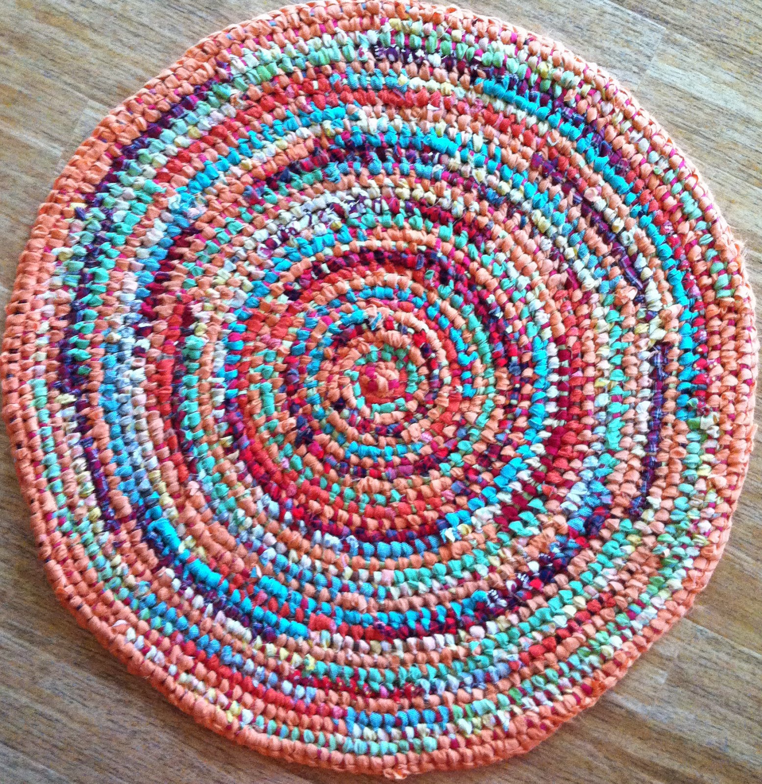 Deb Rowden's Thrift Shop Quilts A toothbrush rug to match the lamps