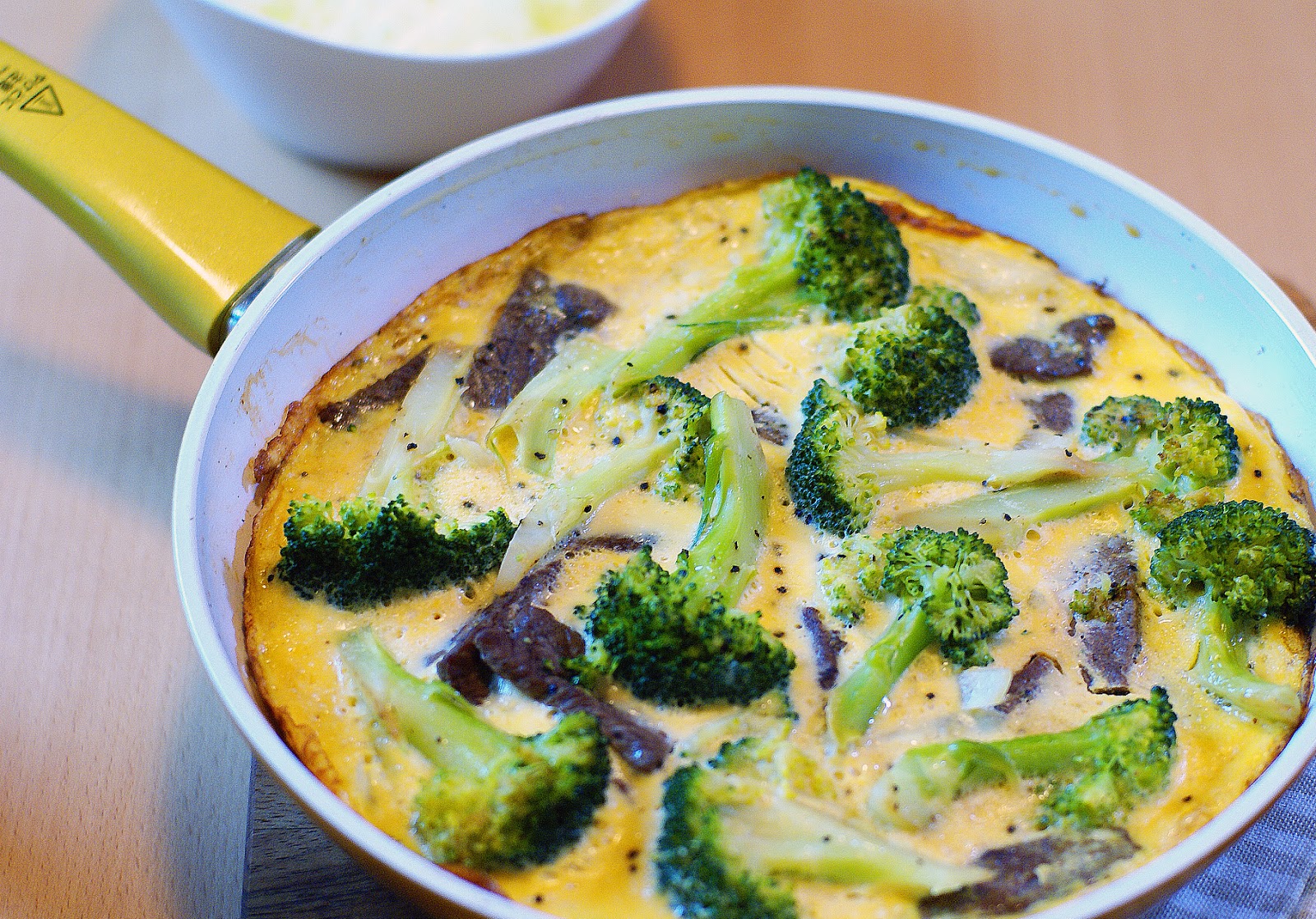 TabiEats OnePan Beef Broccoli Omelette