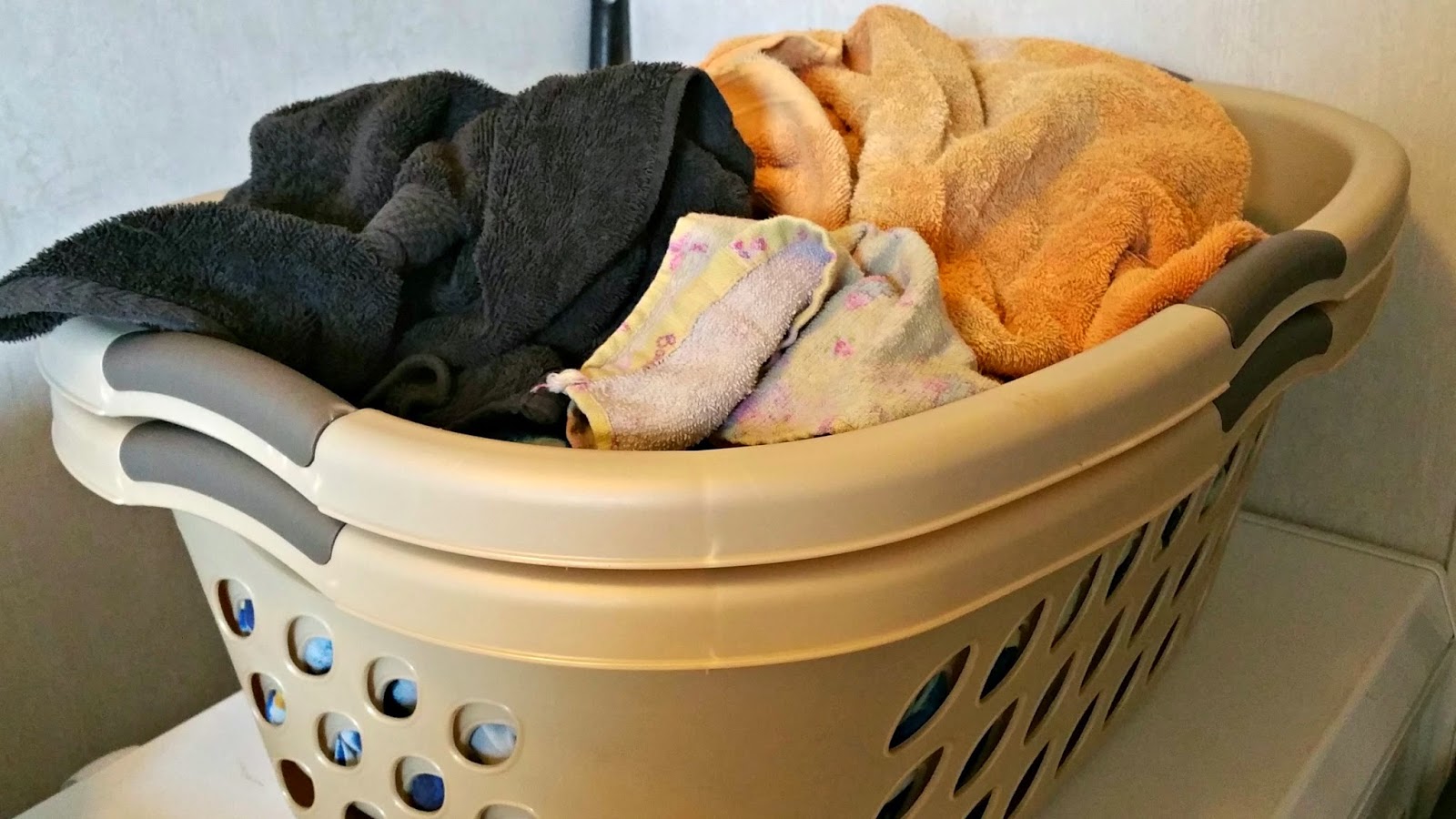 Ingenuity & Ink Fix Static Cling with DIY Dryer Sheets