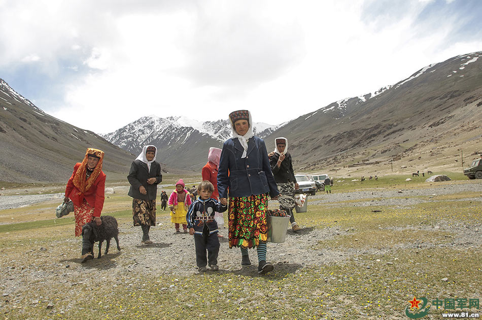 Study and Explore in China to Expand Your Horizon: Tajik People Living