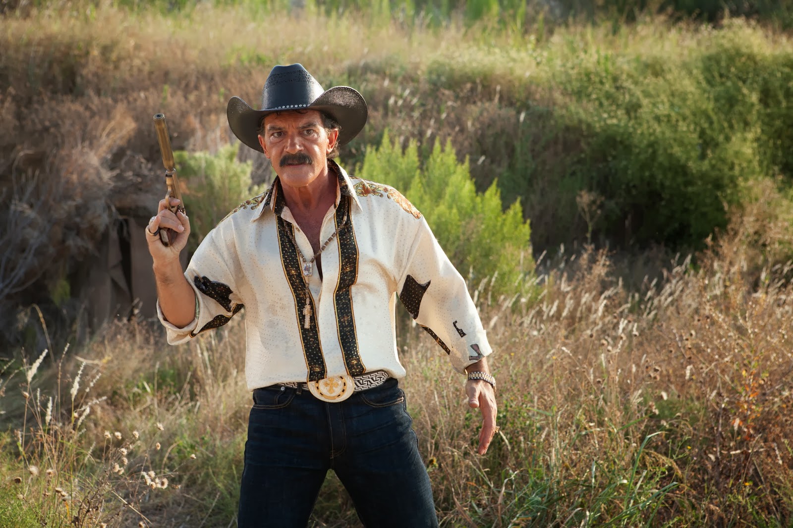 MACHETE KILLS 2 Clips & 10 Pictures Featuring Danny Trejo, Sofia