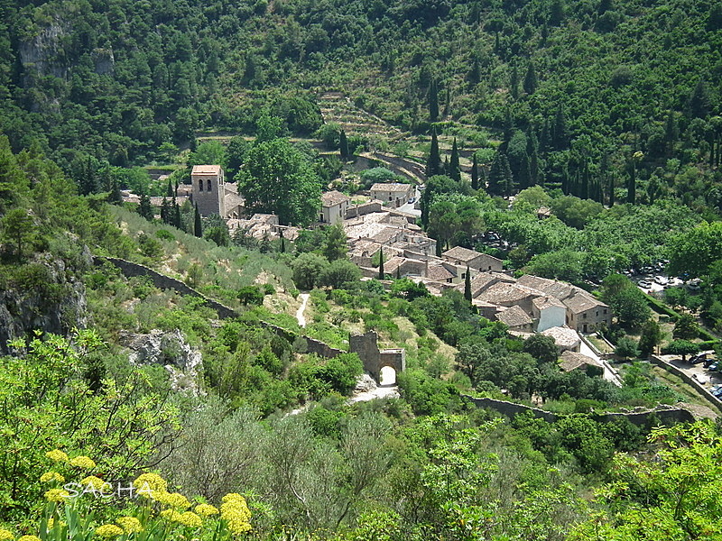 Un jour....Une photo !( blog photo ) Le château du Géant " St Guilhem