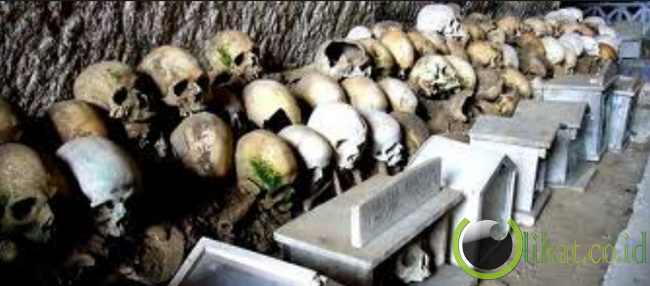 European Ossuaries, France European Ossuaries, France