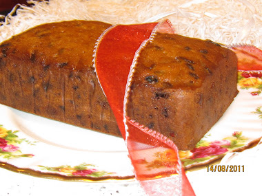 The smaller version of The Amazing Fruit Cake
