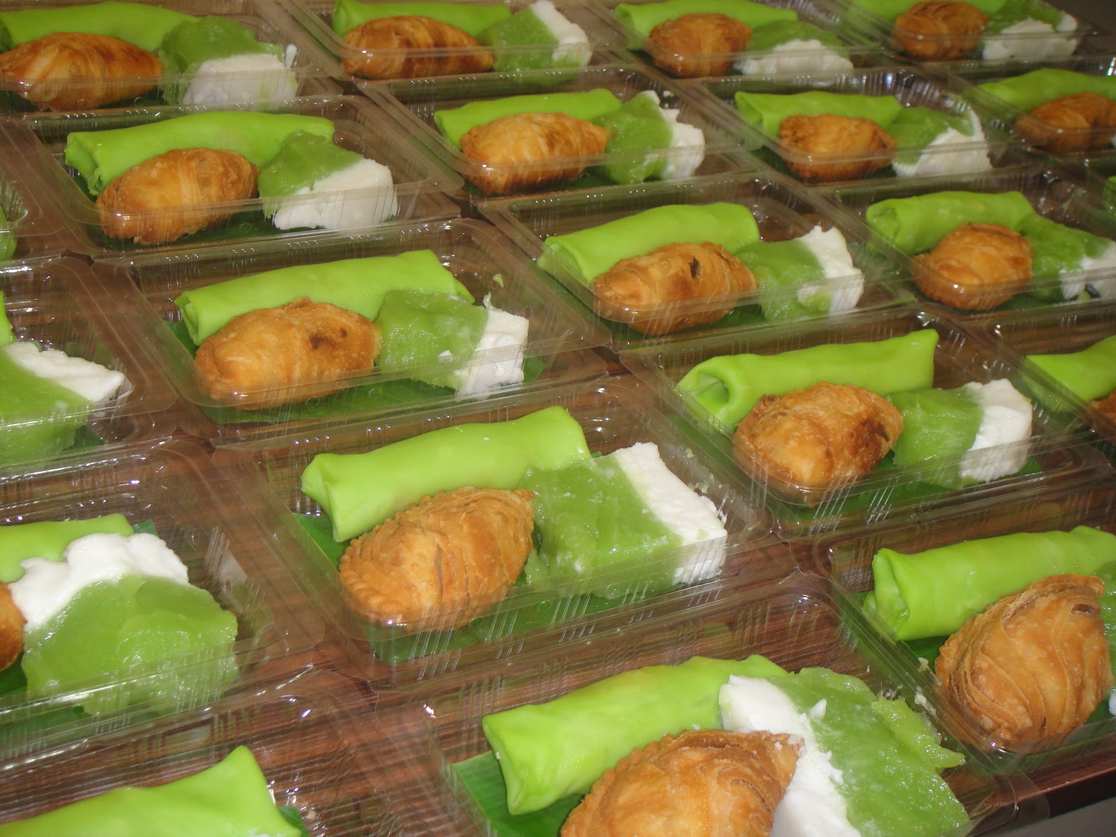 YES.HomemadeBakery Light Refreshment & Snack Arrangement For An