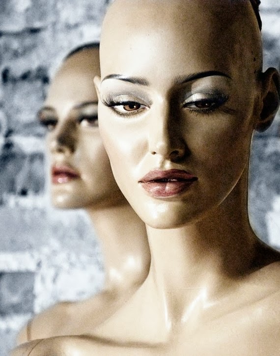 nuncalosabre.Mannequin Photography and Collage - Eleanor