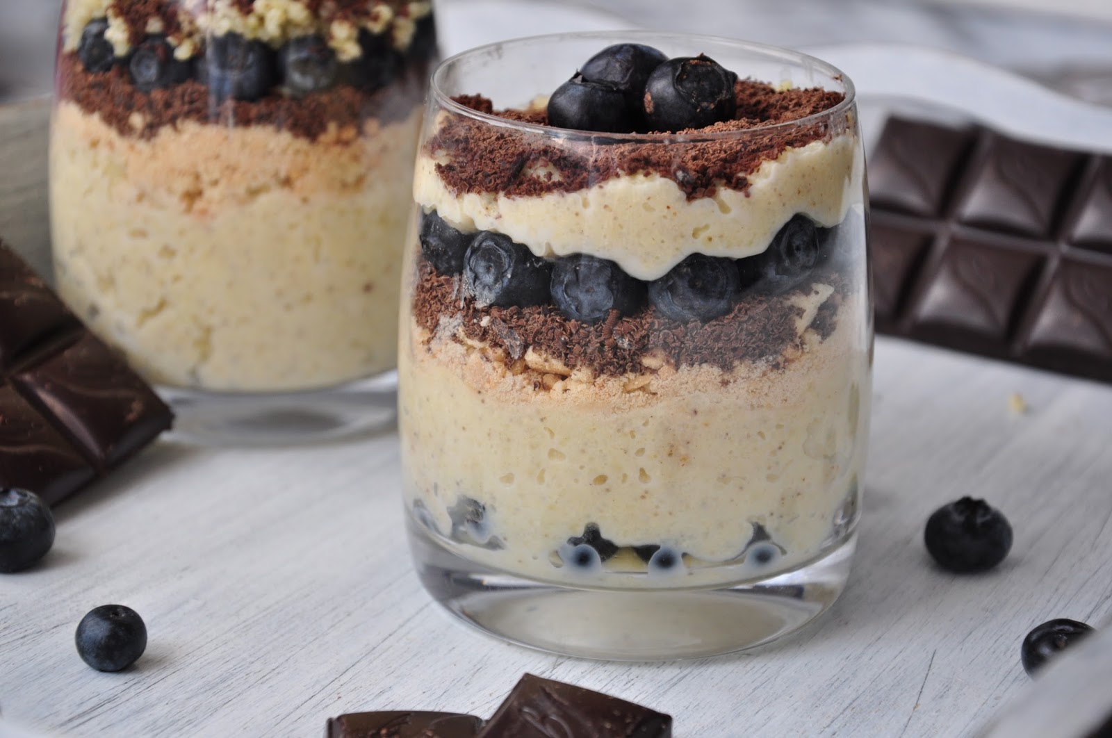 Bon appetit mon amie Pudding jaglany z czekoladą i borówkami