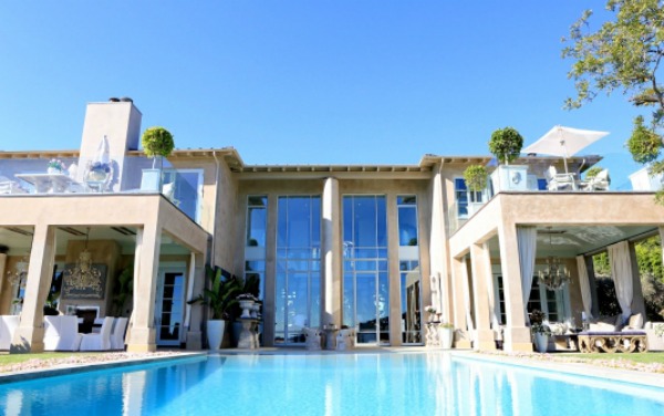 Lisa Vanderpump's new Beverly Hills home... | T A N Y E S H A