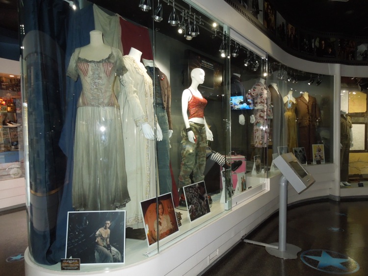 Hollywood Movie Costumes and Props Oscar winning and nominated