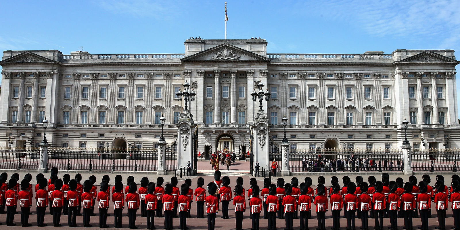 English is FUNtastic 12 things you must know about Buckingham Palace