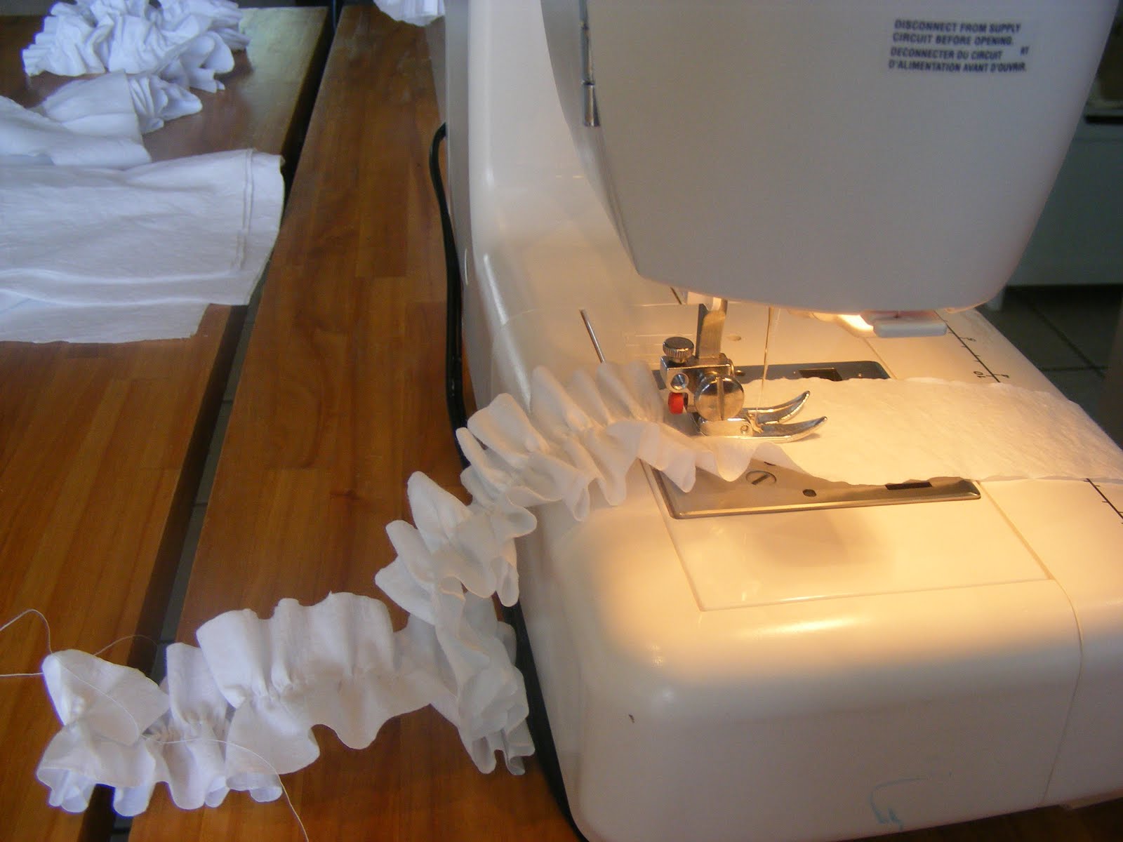 The Complete Guide to Imperfect Homemaking: Tutorial: Quick and Easy throw pillows from a bedsheet
