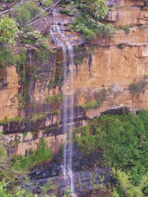 Wentworth Falls - clifftop cascade