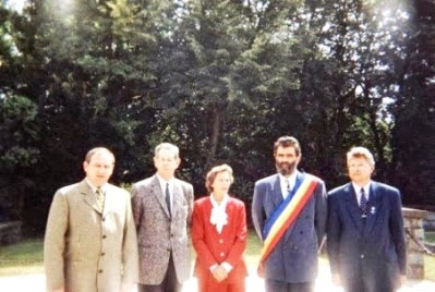 August 1997, Bistriţa; la Cimitirul Eroilor Neamului cu MS Regele Mihai şi MS Regina Ana