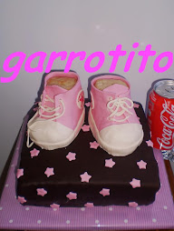 tarta de zapatillas converse rosas