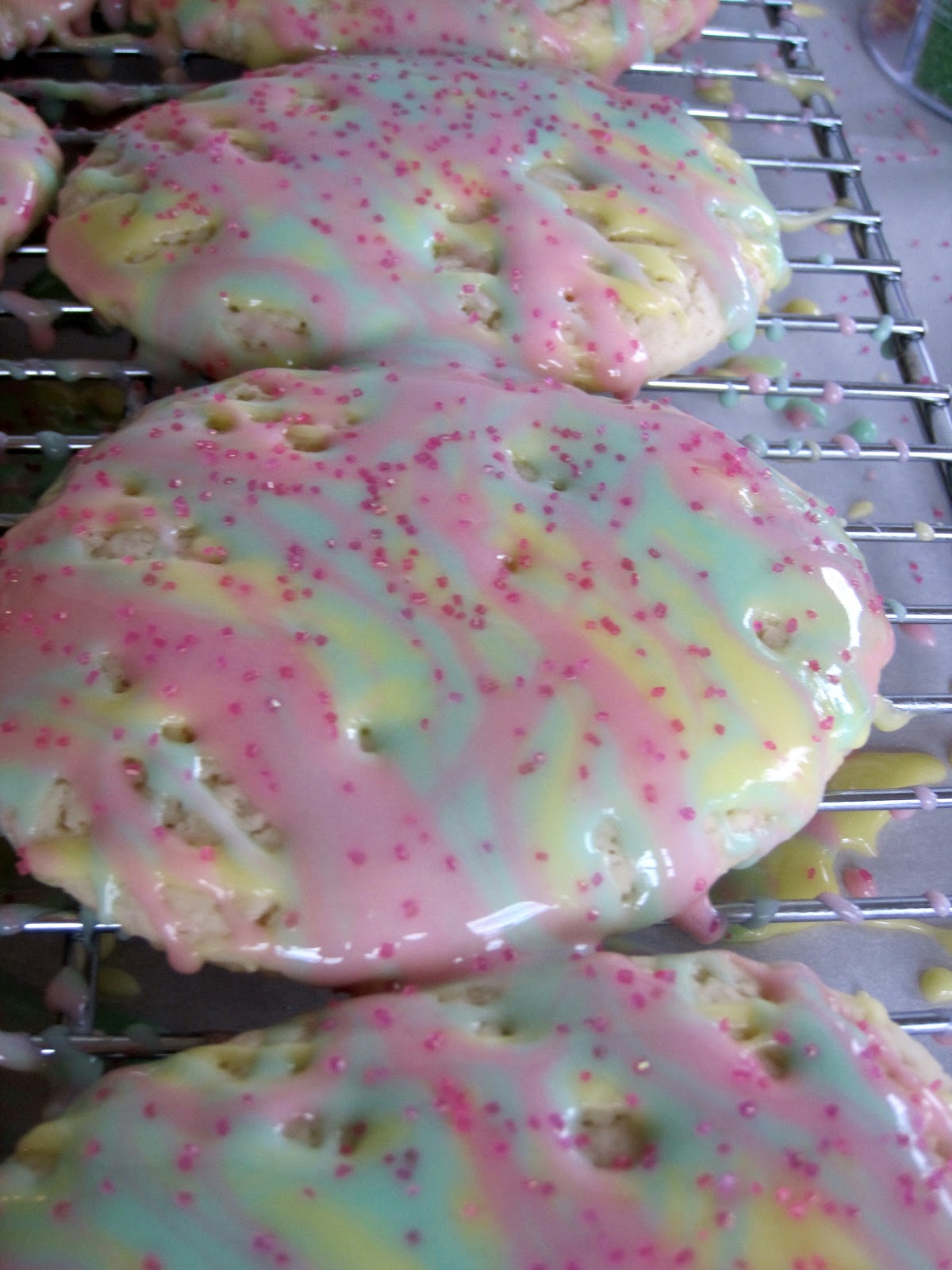 Simple Details simple tiedyed frosting