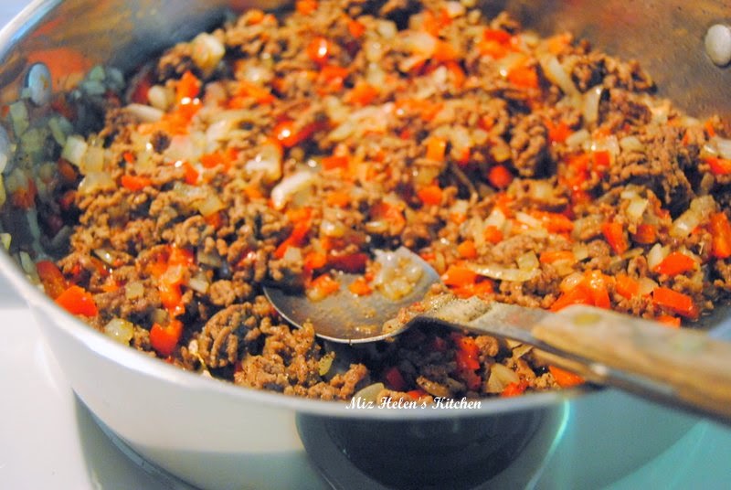 Miz Helen's Country Cottage Cheese Burger and Fries Casserole