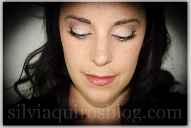 Embellece como Angelina Jolie embellish makeup Silvia Quiros SQ Beauty