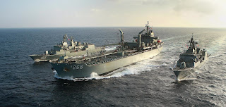 Fuerza Armadas de Australia  PNM2011_HMAS_Sirius+Escorting+2+Ships+of+the+Royal+Australian+Navy