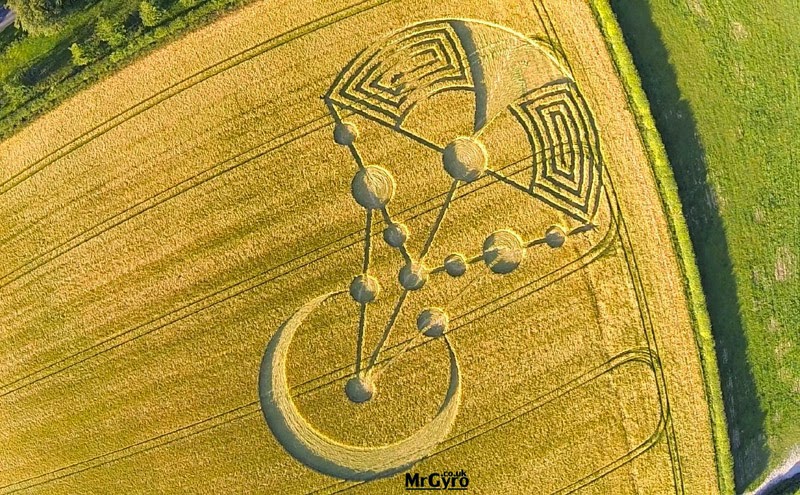 Circulos en las cosechas Crop+Circle+at+Harewell+Lane,+nr+Besford+Worcestershire+United+Kingdom.+Reported+14th+June+2014