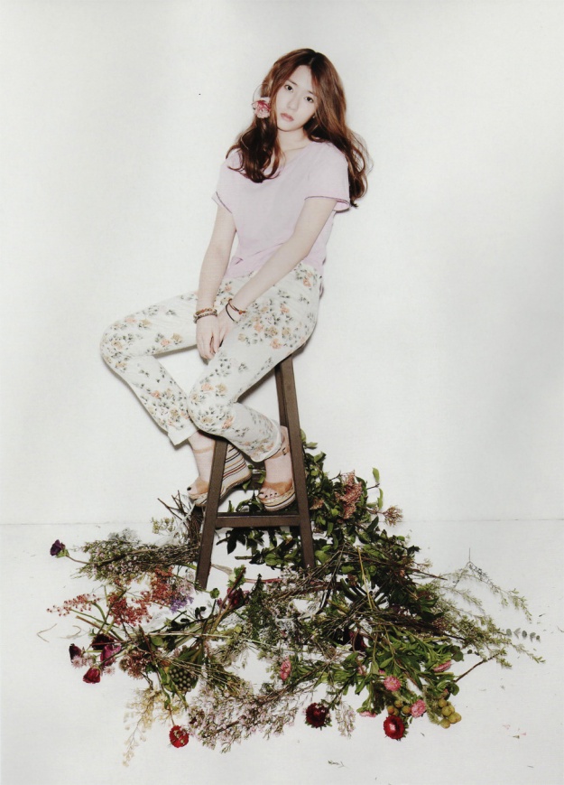 K-POP: Sulli & Krystal (Photoshoot) March 2012