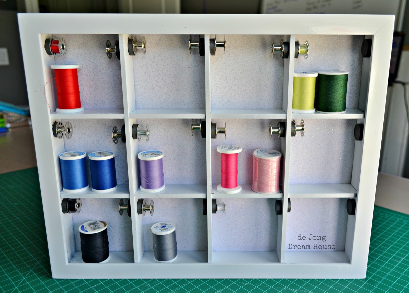 de Jong Dream House DIY Thread and Bobbin Holder