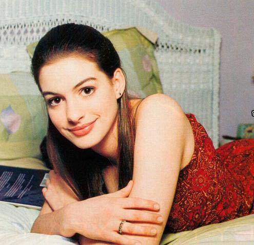 anne hathaway eyes. Anne Hathaway. Chupa Chupa