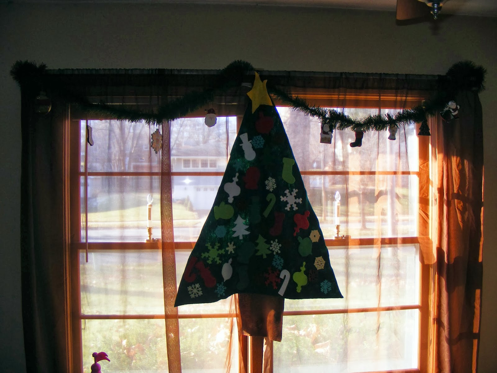 Kidspert KidFriendly Christmas Decorating on a Budget