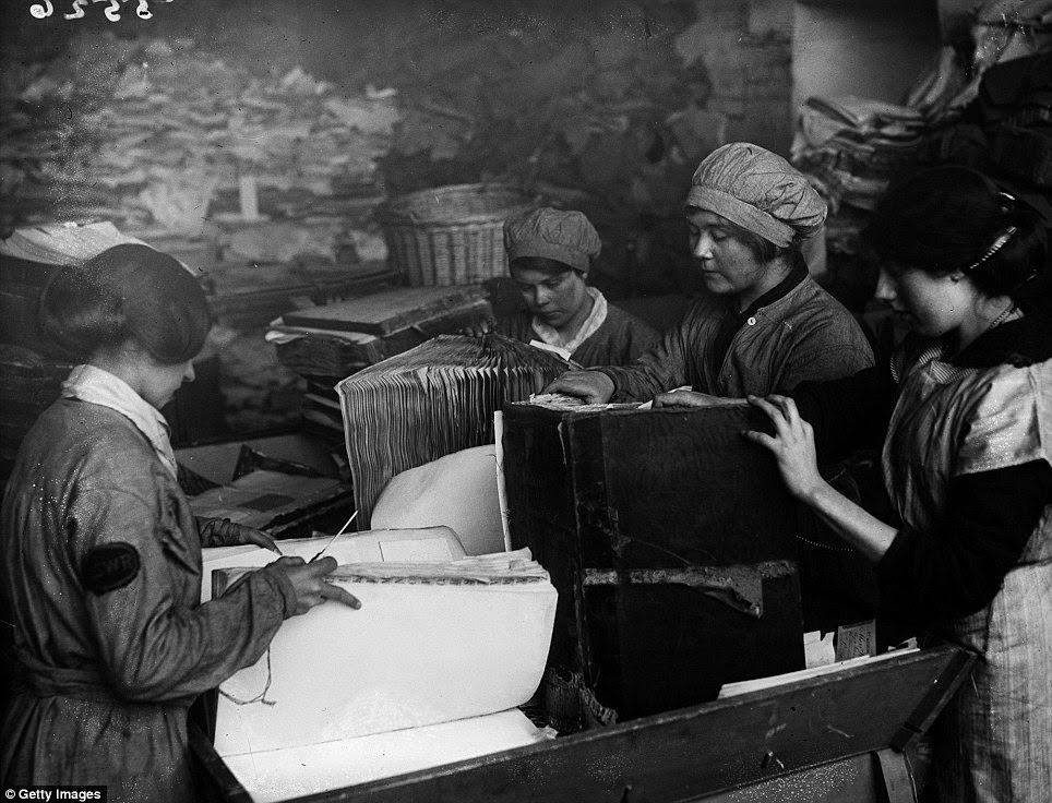 womens lives during world war one essay Women on the home front, native women, and immigrants who worked during the war started to fight for equal rights such as the right to work like the men and they hated being under the. womens lives during world war one essay Women on the home front, native women, and immigrants who worked during the war started to fight for equal rights such as the right to work like the men and they hated being under the.