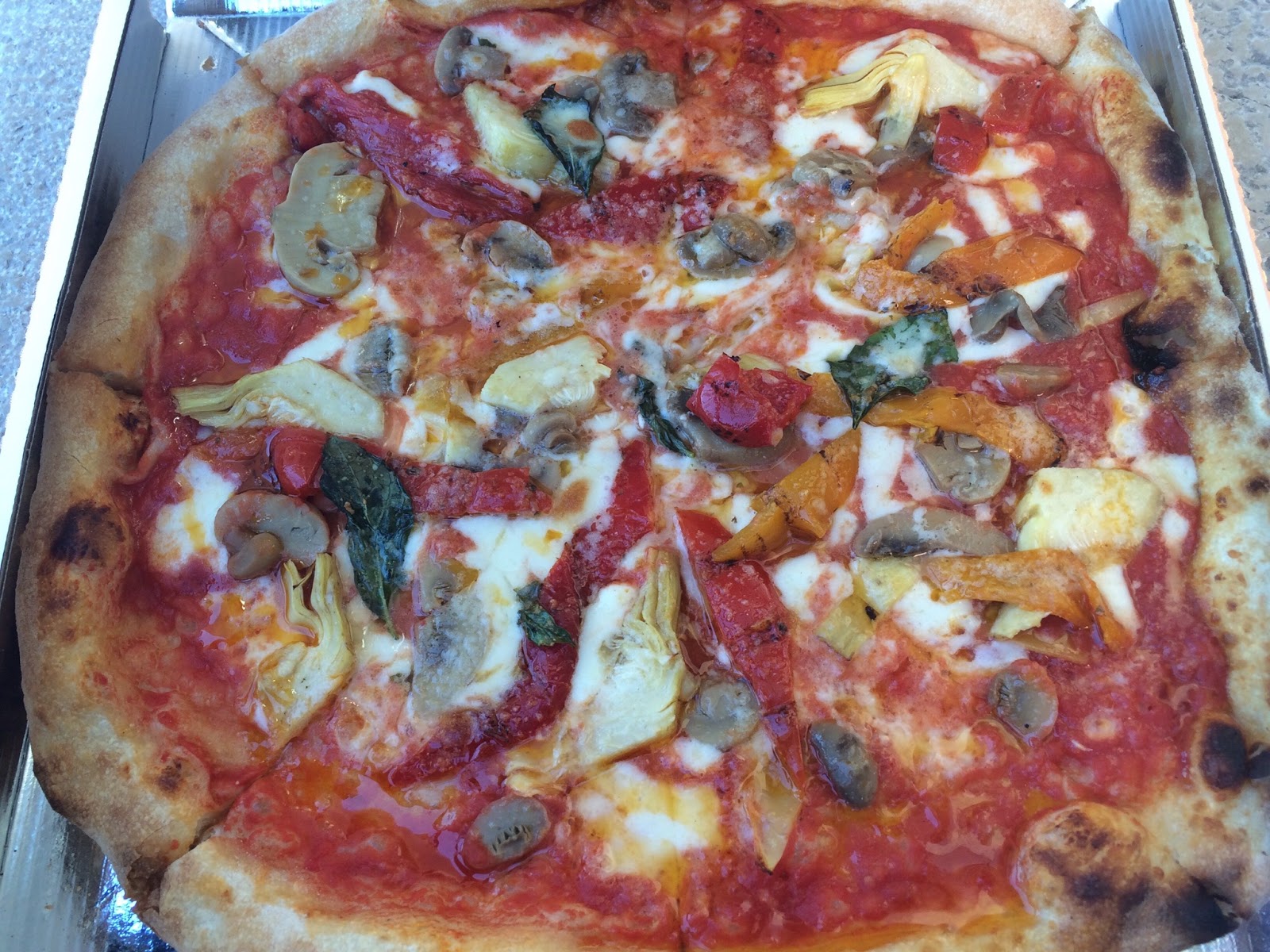 Nice Made In Sud Pizzeria In Nice Port Living In Sin