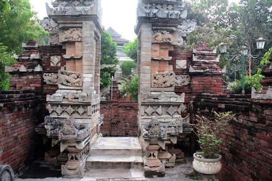 Panca Tri Tunggal Foundation: Wisata Batin ke Makam Sunan Pandanaran Bayat