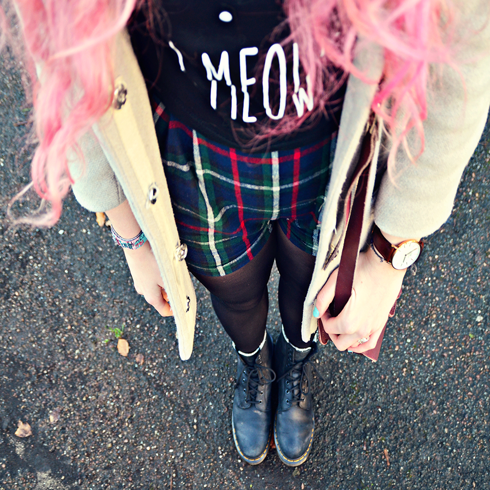 Stephi LaReine// Liverpool, UK Fashion & Lifestyle Blogger with pink hair
