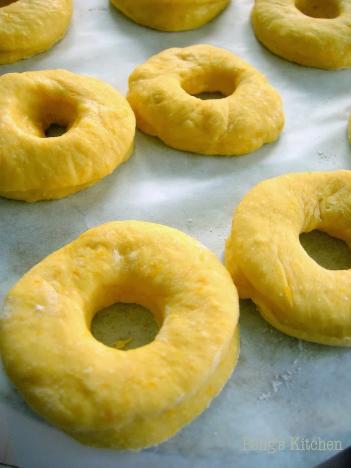 Peng's Kitchen Pumpkin Doughnuts