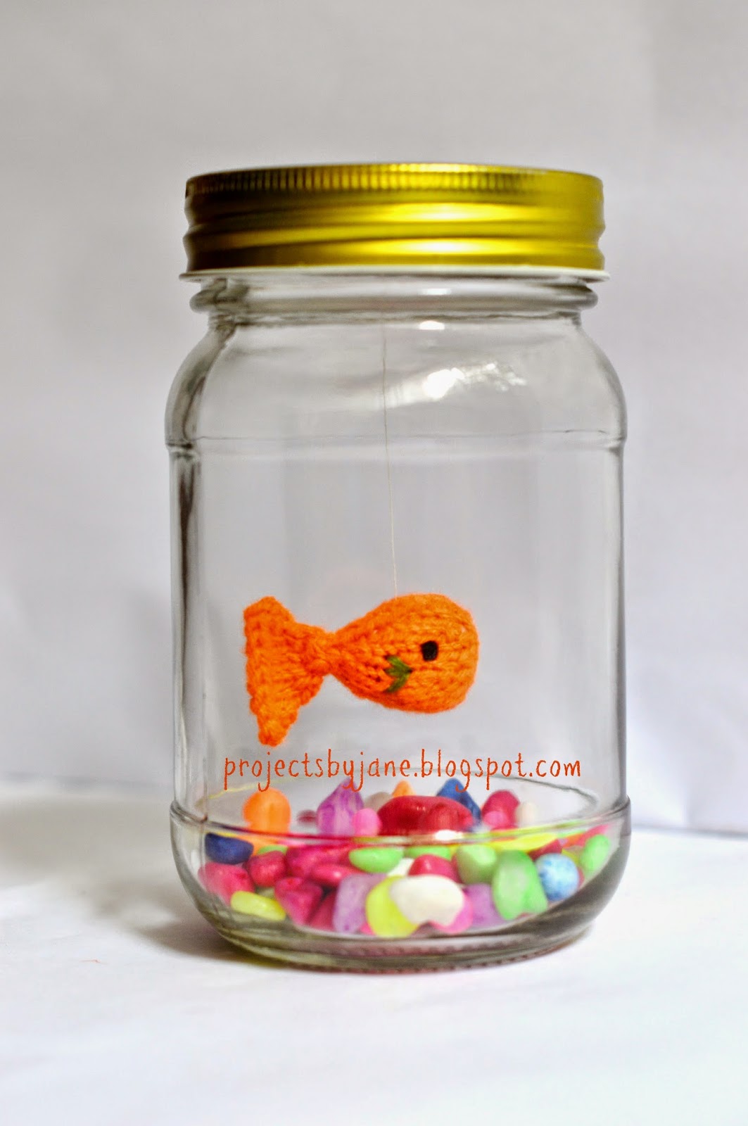 DIY How to get away with never having to feed your goldfish