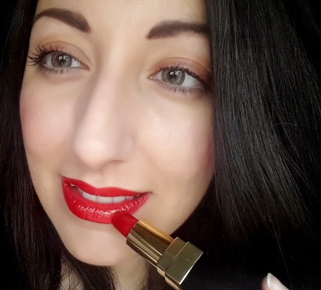 CHANEL Rouge Coco lipstick: la nuova definizione di un rossetto iconico -  Véronique Très Jolie