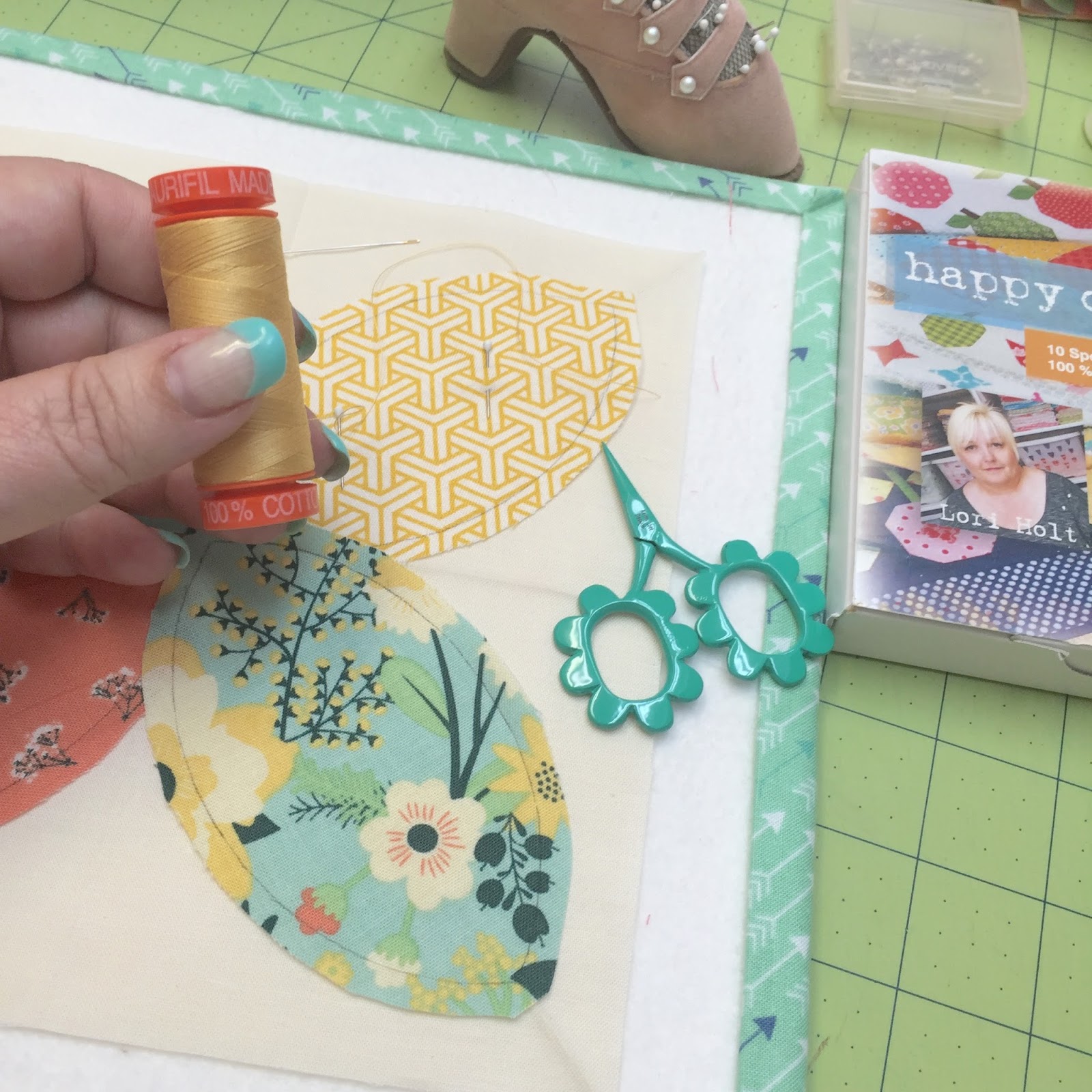 Bee In My BLOOM Sew Simple Shapes Traditional Hand Applique