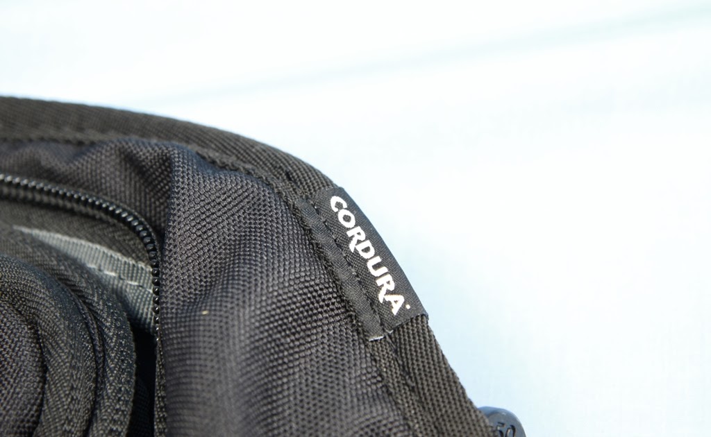 WTS photography and personal item [WTS] Original Nike Pouch Bag