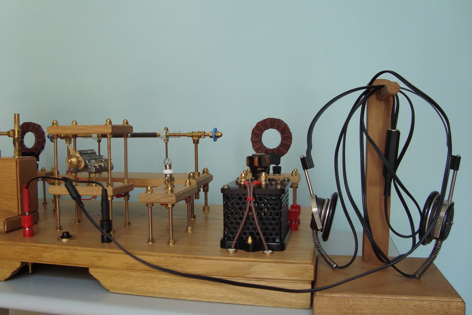 LA STANZA DEI BACHI Stazione ricevente di San Giovanni di Terranova