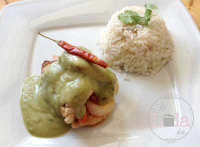 Pollo Relleno De Tomate, Cebolla Y Chile De Árbol
