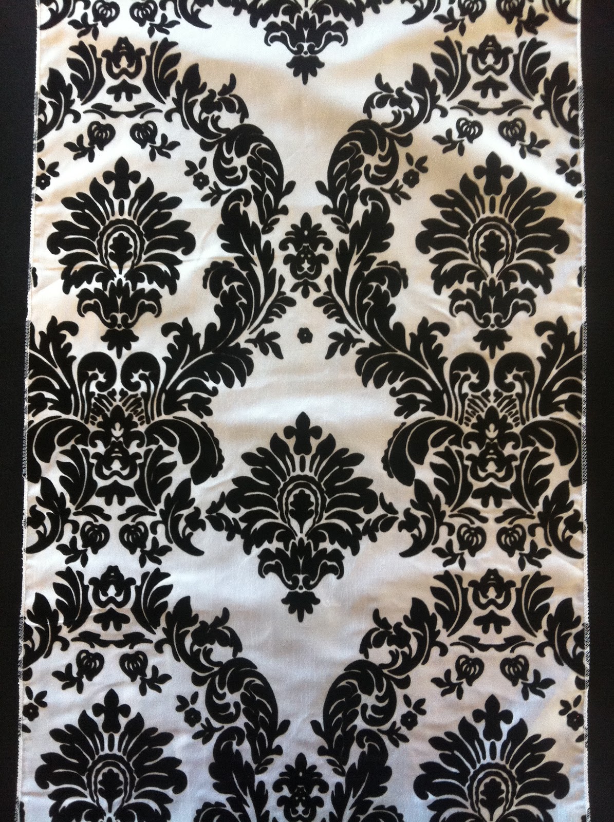 New Damask Table Runners Available