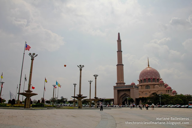 pink mosque malaysia 